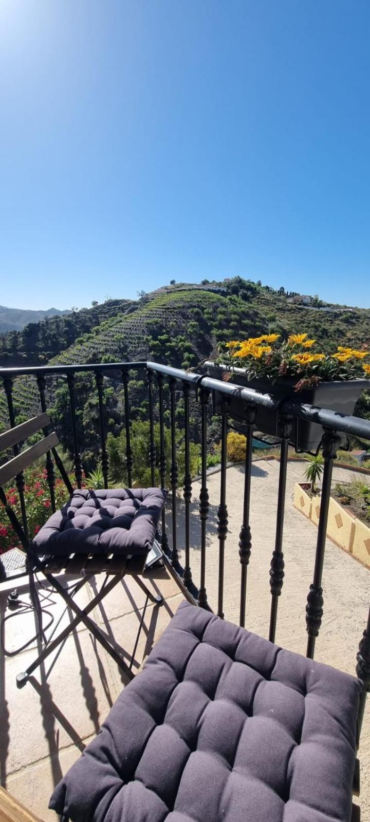La Vista Vinuela Bed & Breakfast Bagian luar foto